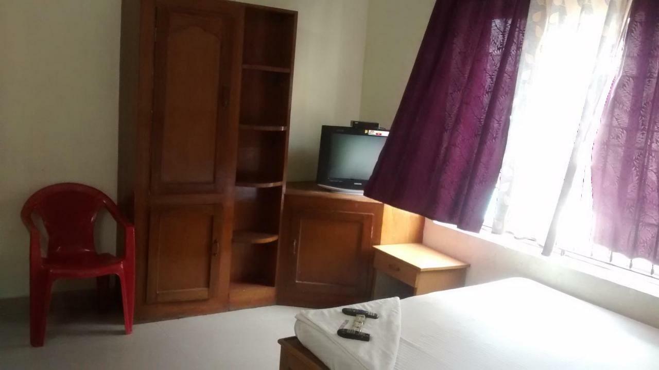 Central Saphire Residency-Only For Indians Chennai Exterior photo