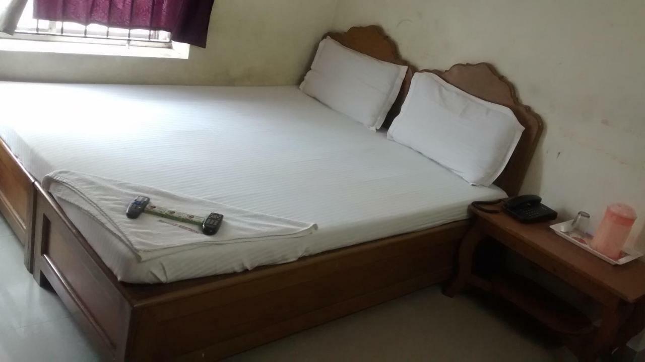 Central Saphire Residency-Only For Indians Chennai Exterior photo