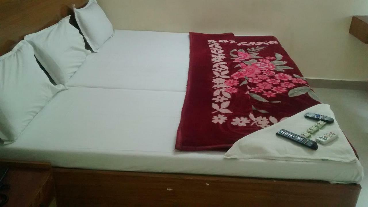 Central Saphire Residency-Only For Indians Chennai Exterior photo